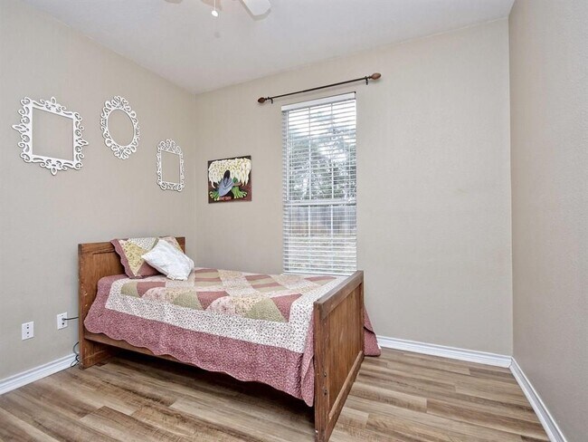 Building Photo - 600 Grand Prairie Cir