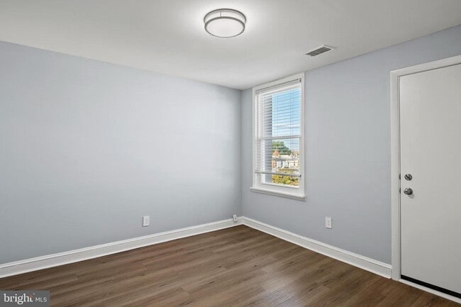 Building Photo - 2207 Callow Ave