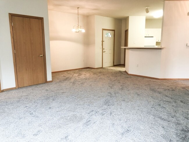 Building Photo - Verona Schools! Awesome 2BR/2BA townhouse-style condo for rent on West Side!