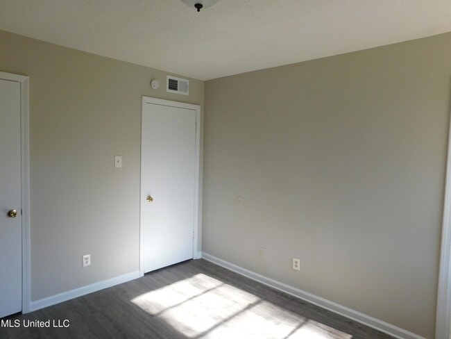 Building Photo - 2775 Normandy Cove