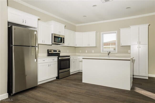 Building Photo - 12311 Tangier St