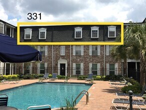 Building Photo - 361 N Post Oak Ln