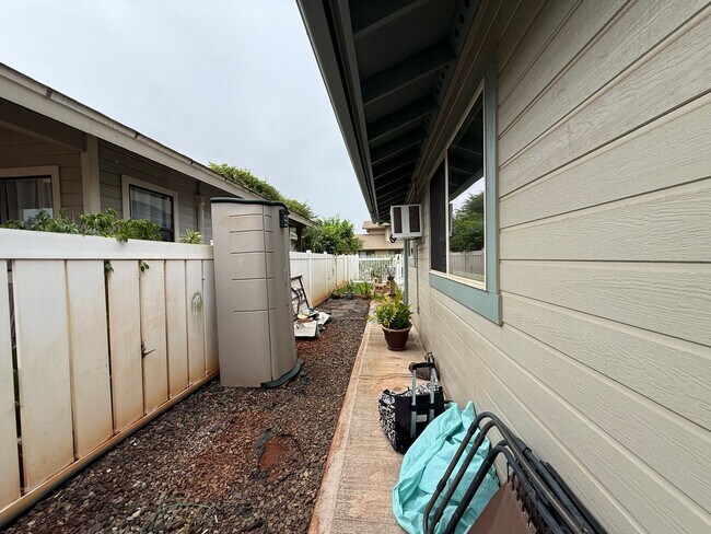 Building Photo - 94-1098-1098 Awalua St