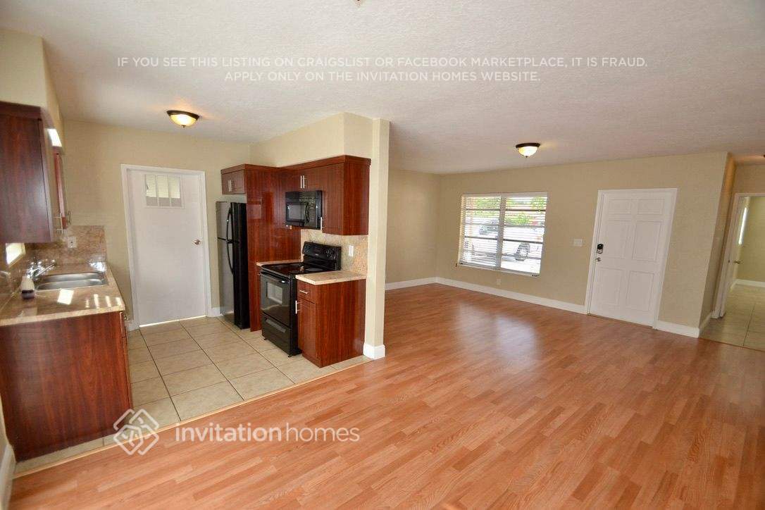 Building Photo - 6550 Coolidge St