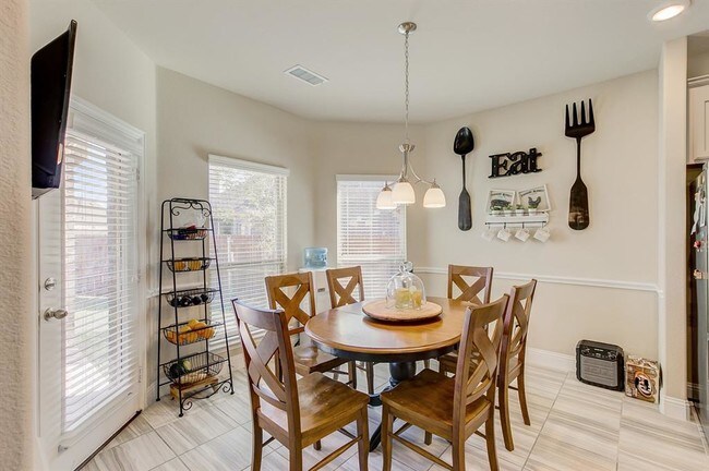 Building Photo - 4805 Comstock Way