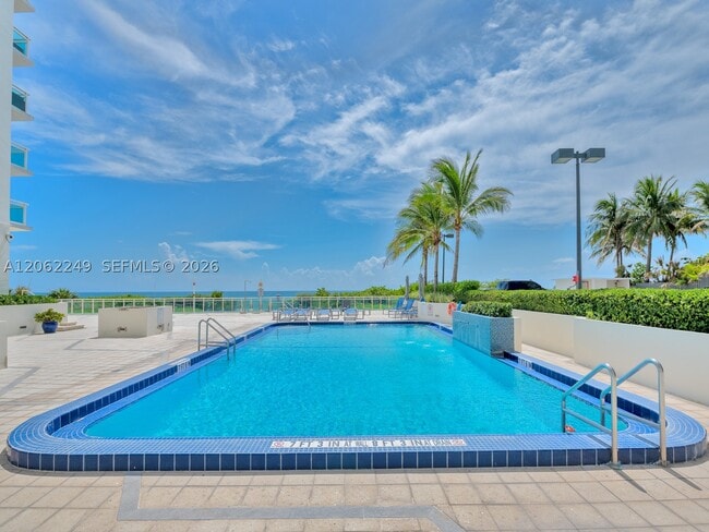 Building Photo - 6917 Collins Ave