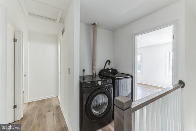 Building Photo - 630 Clearwater Ct