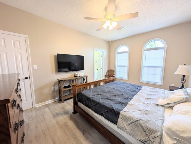 Building Photo - 9772 Leyland Dr