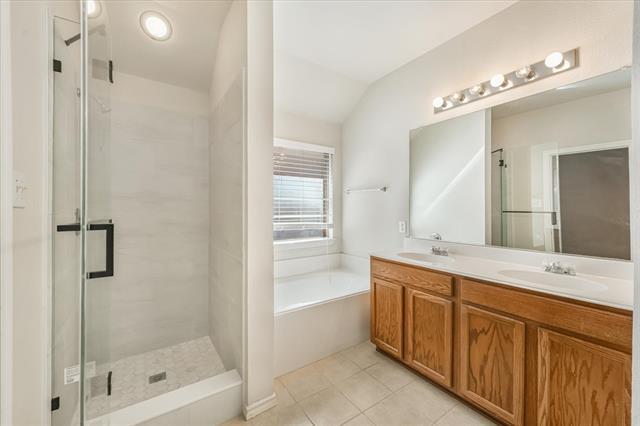 Building Photo - 4600 Leeds Dr