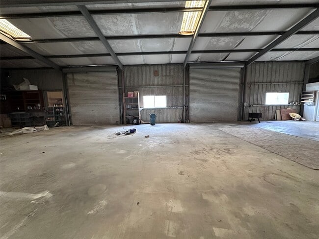 Building Photo - 1204 Co Rd 408