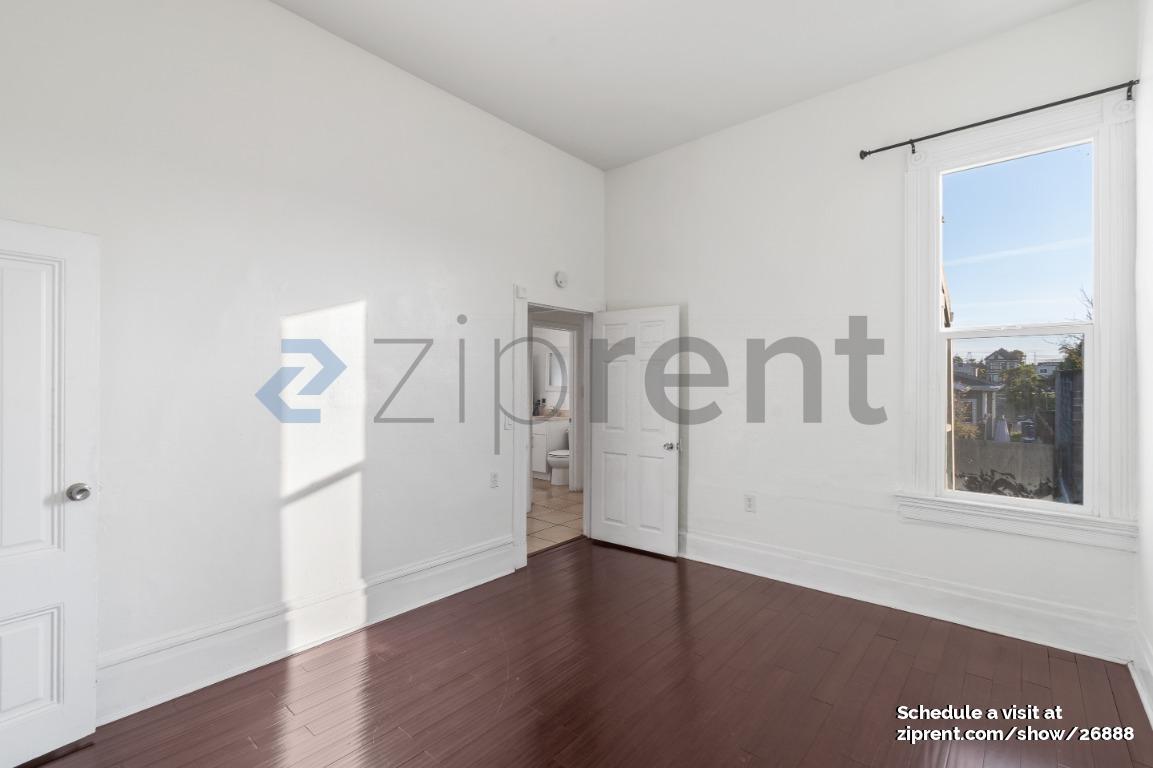 Building Photo - Unit