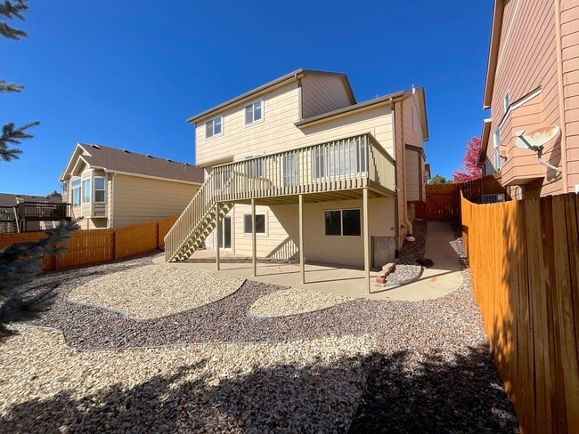 Building Photo - 4 Bedroom Home Available Near Barnes Rd & Peterson Rd!