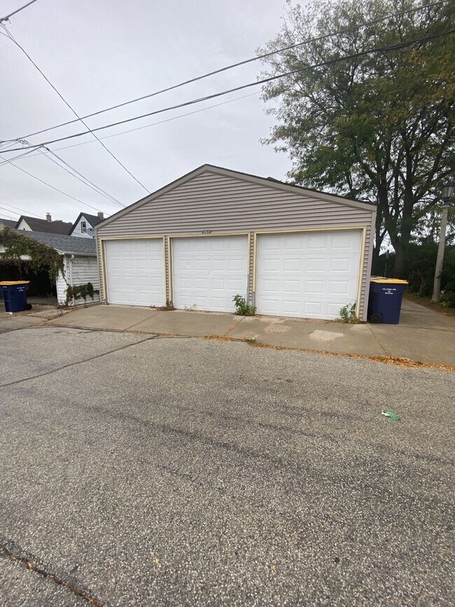 Building Photo - 1349-1351 S 71st St. (Duplex)