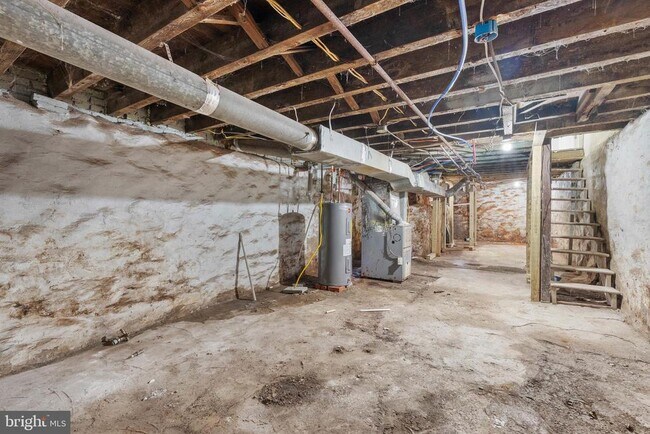 Building Photo - 1221 N 50th St