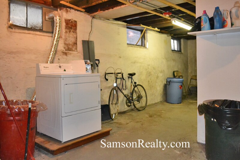 Building Photo - 347 Lloyd Ave