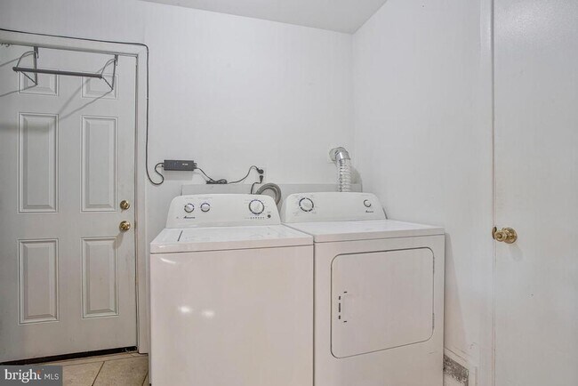 Building Photo - 2509 Kittery Ln