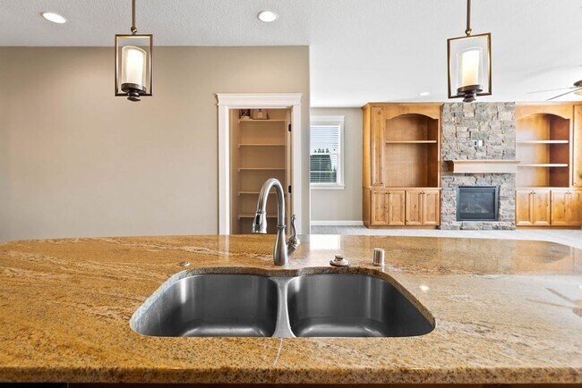 Building Photo - Beautiful Gated Fisher’s Landing Townhome with 4 Bedrooms, Gas Fireplace & Central AC