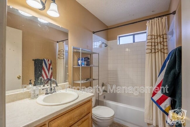 Building Photo - 1204 June