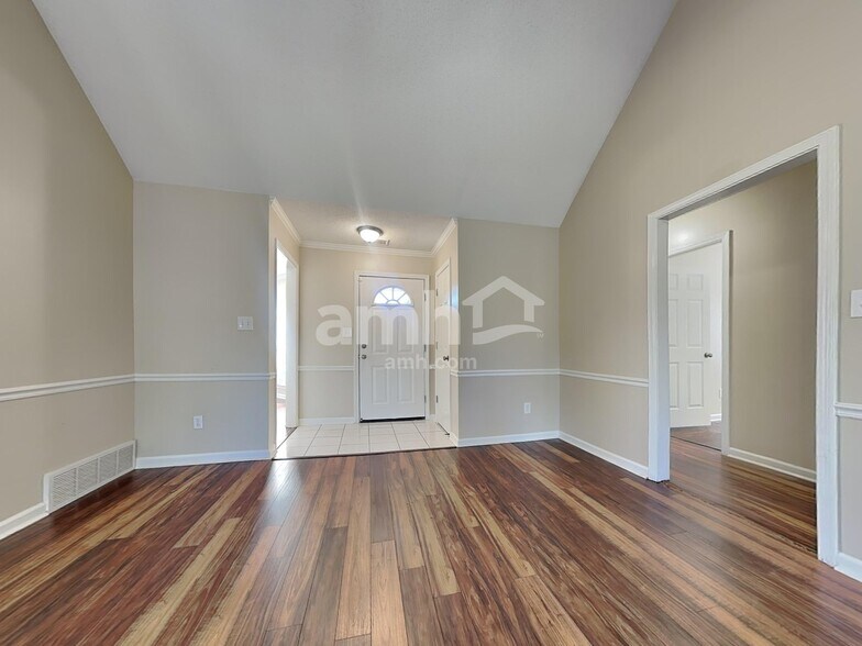 Building Photo - 6472 Daybreak Dr