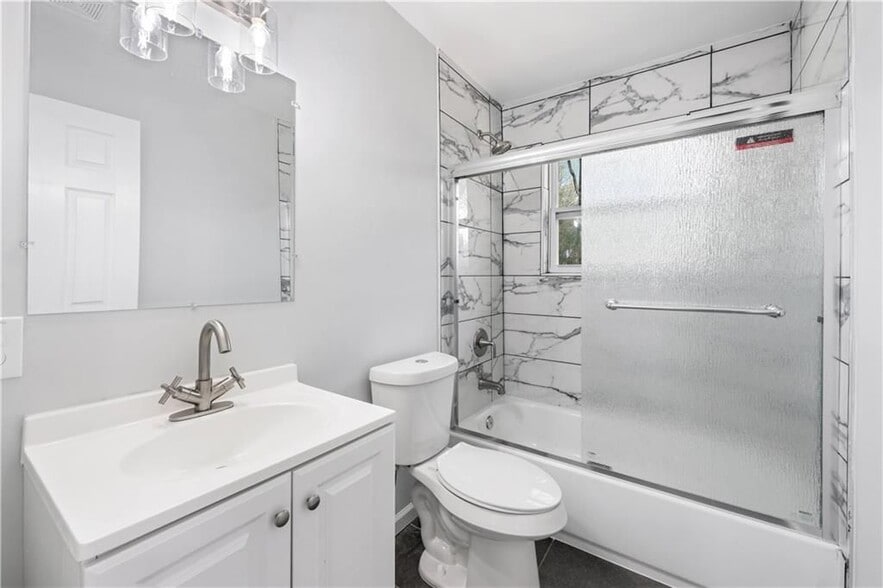 Building Photo - 375 Cleveland Ave SW