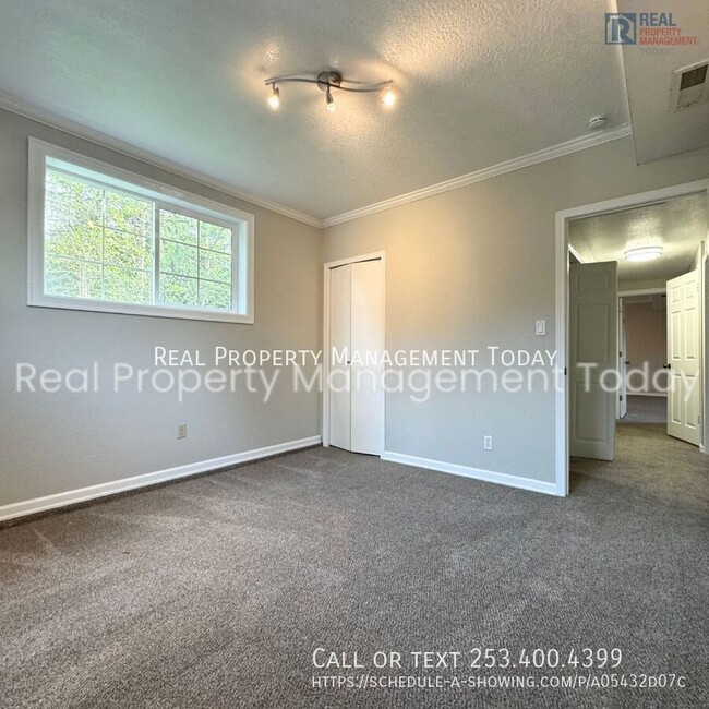 Building Photo - 31720 3rd Pl S