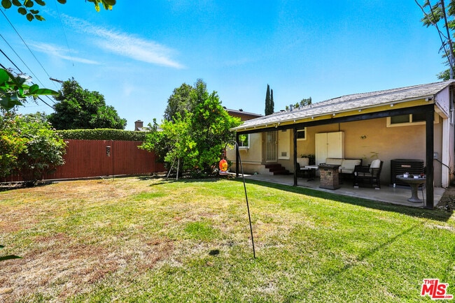 Building Photo - 22101 Buenaventura St