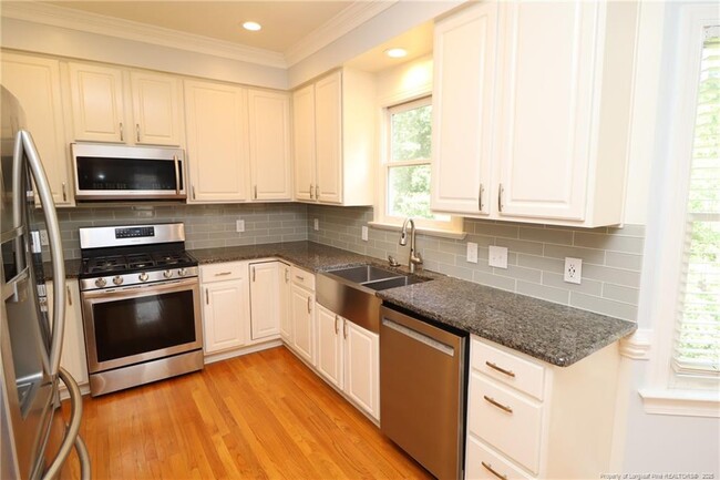 Building Photo - 203 Abbey Oak Ln