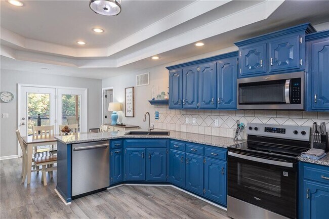 Building Photo - 12 Itetbury Ln