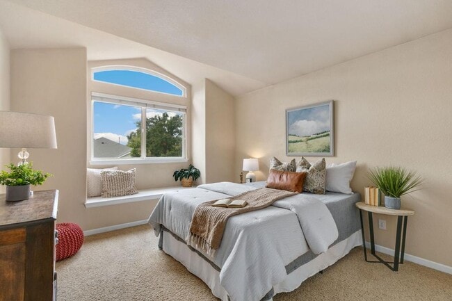 Building Photo - 8100 Lighthouse Ln