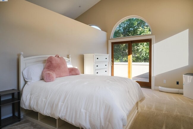 Building Photo - 5700 Alhambra Valley Rd