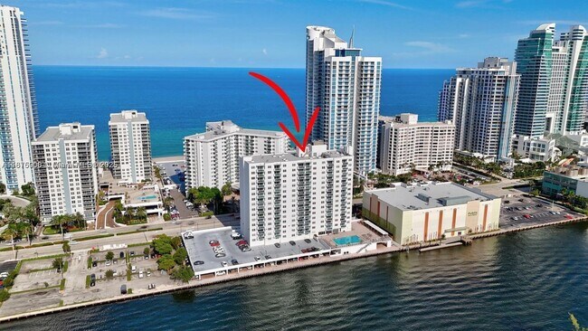 Primary Photo - 3000 S Ocean Dr