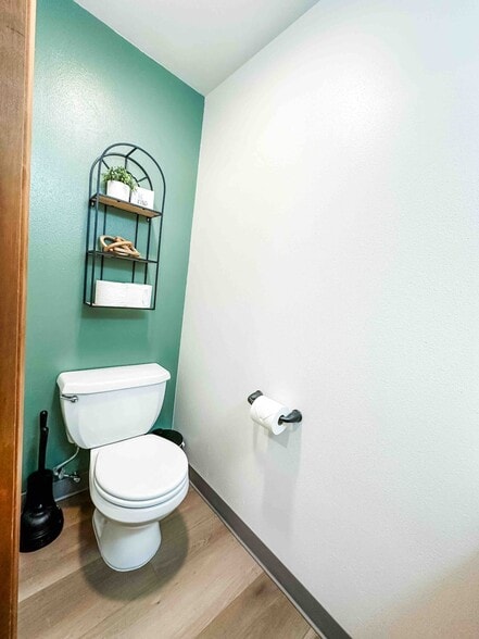 Building Photo - 329 Bessie St