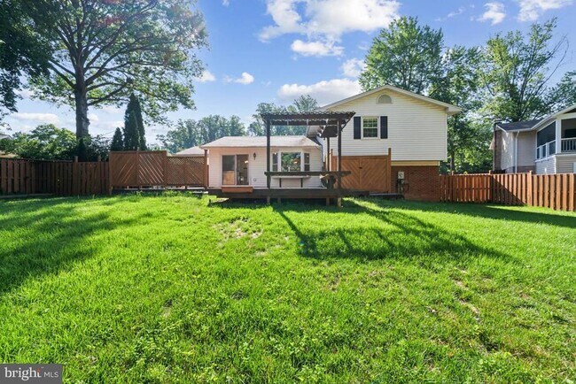 Building Photo - 1730 Pine Valley Dr