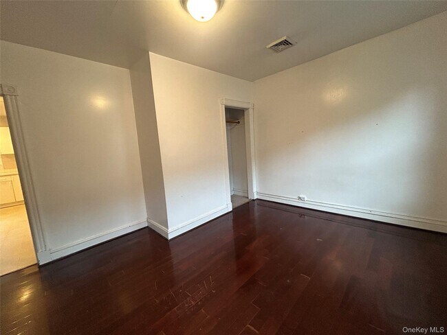 Building Photo - 127 E Chester St