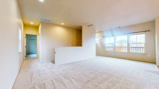 Building Photo - 2421 N Village Dr