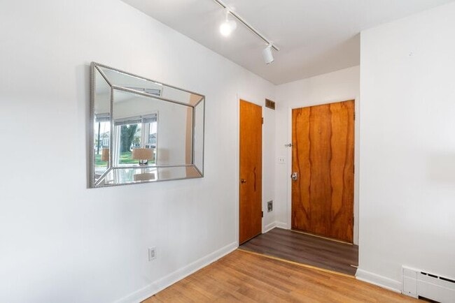 Building Photo - $2,995 | 4 Bedroom, 2 Bathroom House | Pet...