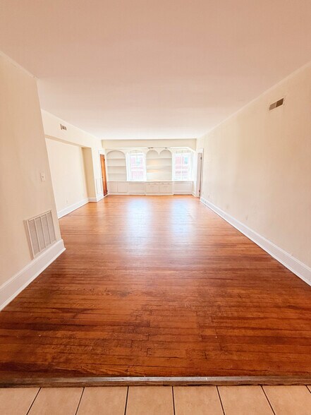 Building Photo - 206 Bellevue Ave