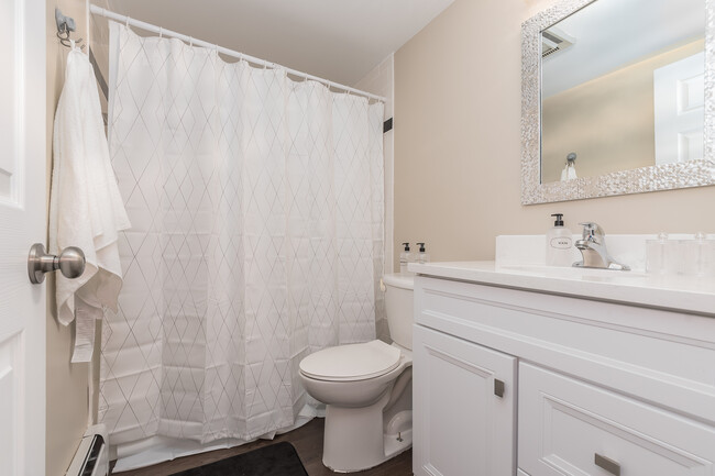 1.5 bathrooms - 124 E Bailey Rd