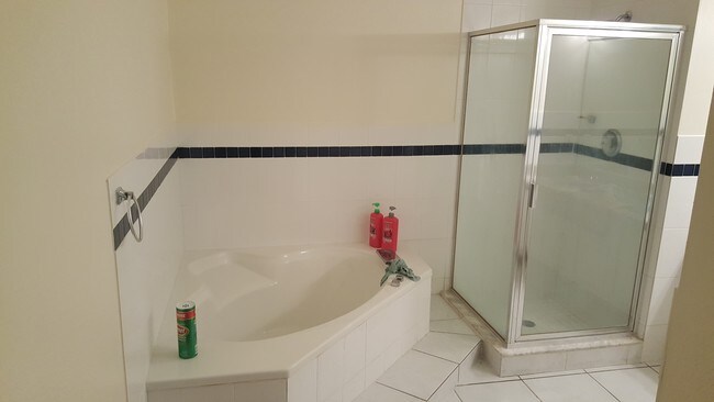 Building Photo - 1014 Universal Rest Pl