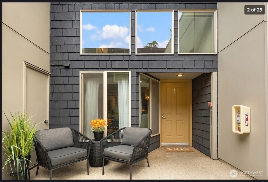 Building Photo - 5847 NE 75th St