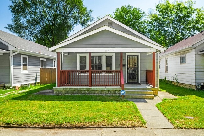 Primary Photo - 1215 N Warman Ave