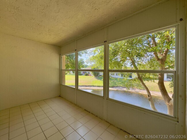 Building Photo - 2800 Fiore Way