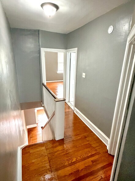 Building Photo - 2523 S 66th St