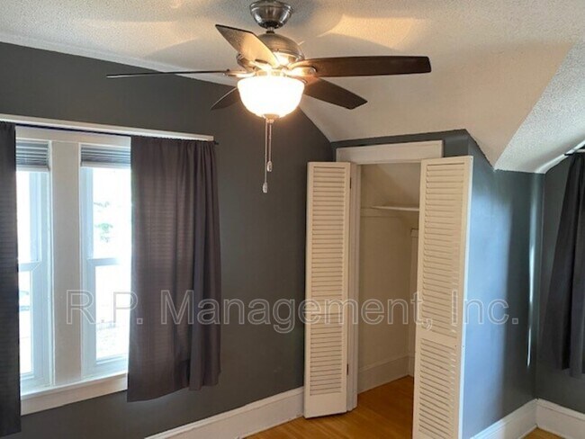 Building Photo - 4221 Harriet Ave