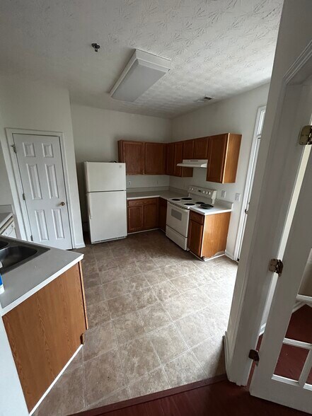Building Photo - 244 Village Square Drive