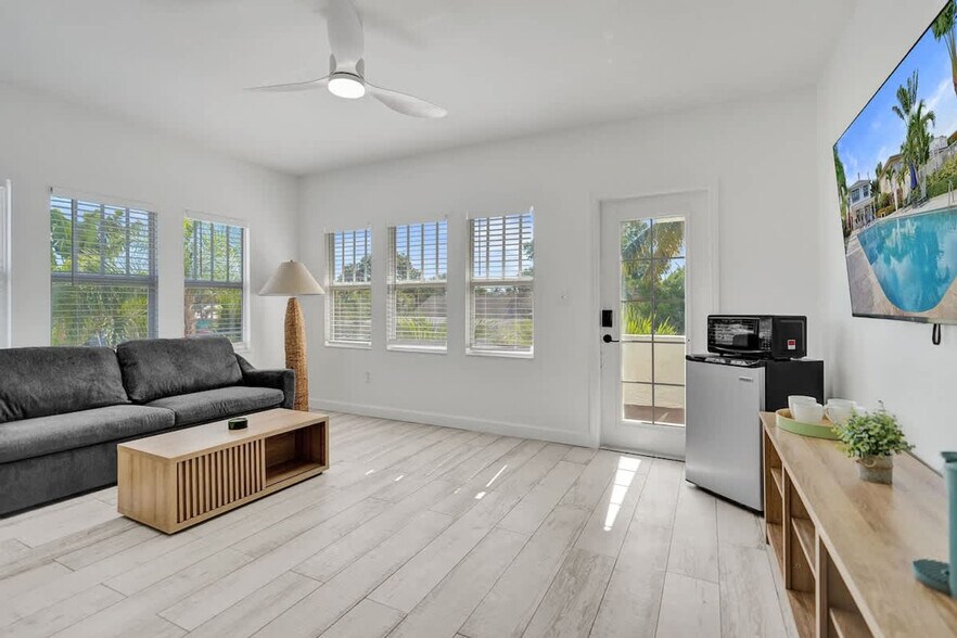 Building Photo - 901 N Federal Hwy