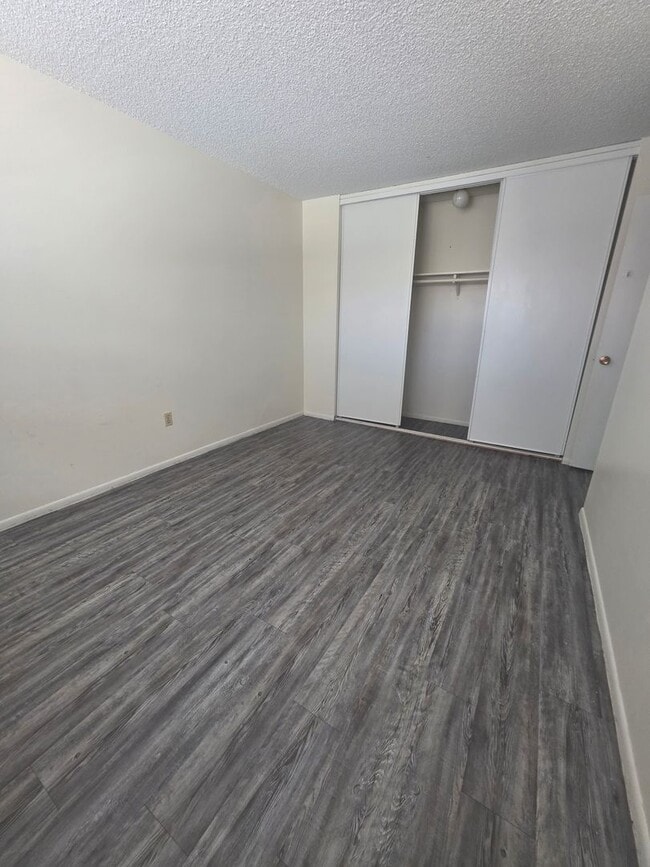 Building Photo - 522 Smithridge Park