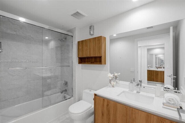 Building Photo - 488 NE 18th St