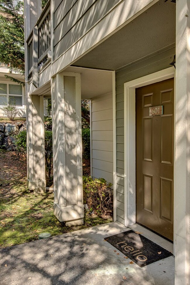Building Photo - 3 Bed/ 2.75 Bath Townhome in Lynwood