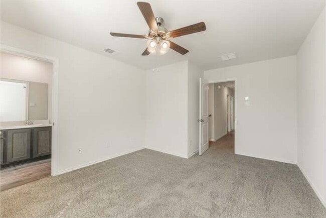 Building Photo - 313 Tall Cedar Wy